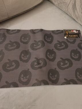6 Halloween Pumpkin Placemat Set - Gray & Black Indoor/outdoor